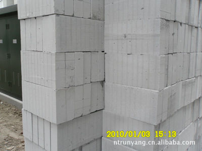 供应蒸压加气混凝土砌块(灰)、加气混凝土砌块、加气砌块